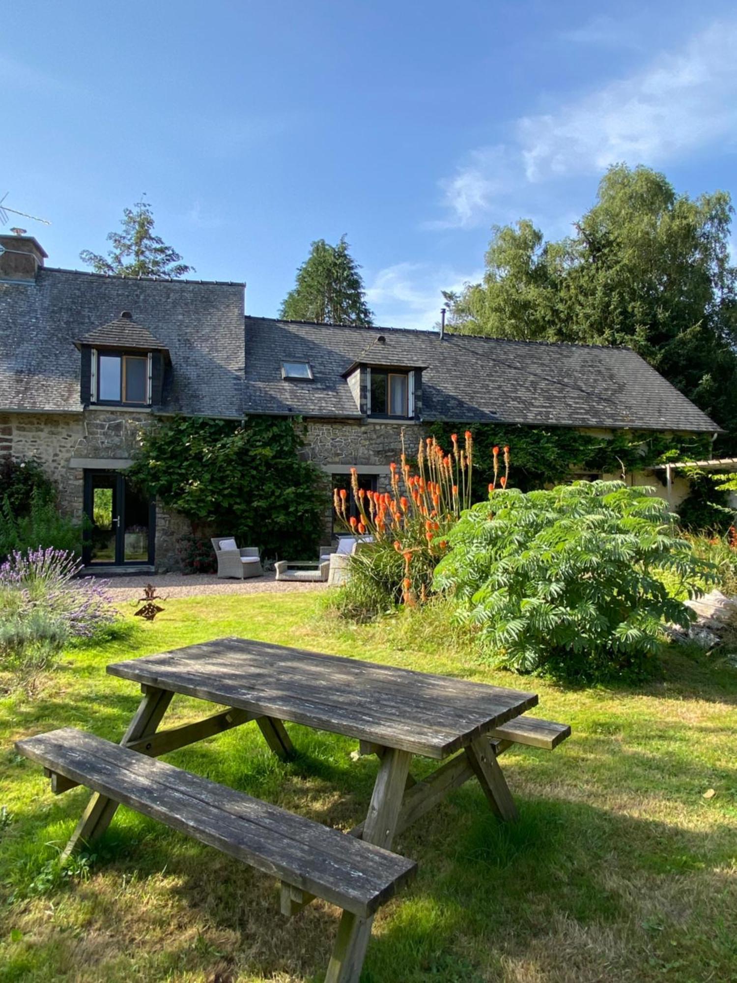 L'Hotie De Broceliande, Au Coeur Des Sites Naturels Et Legendaires パンポン エクステリア 写真